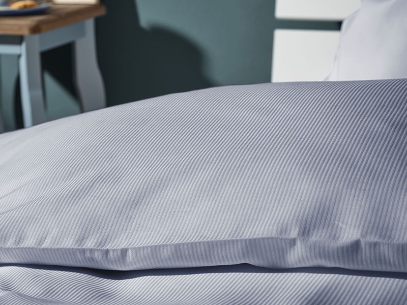 Satinstreifen-Bettwäsche Olaf 2mm farbig | 80x80 + 135x200, sekt Satinstreifen-Bettwäsche Olaf 2mm farbig | 80x80 + 135x200, sekt