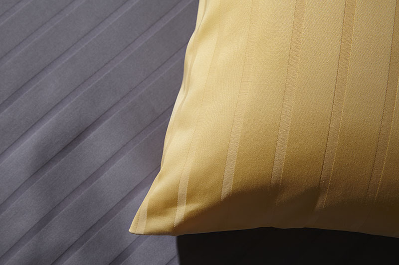 Satinstreifen-Bettwäsche Lola farbig | 80x40, gold Satinstreifen-Bettwäsche Lola farbig | 80x40, gold