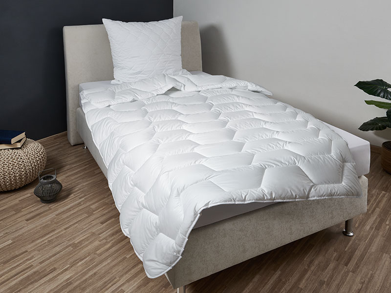 Microfaser-Einziehdecke Classic 1300g | 135x200, weiß Microfaser-Einziehdecke Classic 1300g | 135x200, weiß