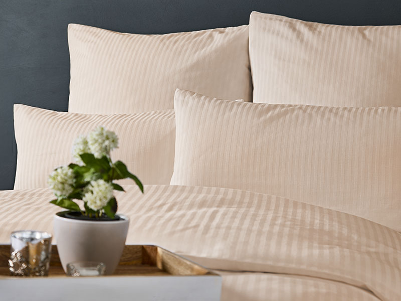 Satinstreifen Bettwäsche Larissa 8mm farbig | 80x80, sekt