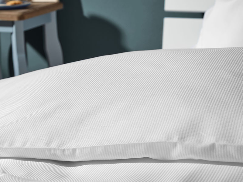 Satinstreifen-Bettwäsche Olaf 2mm weiß | 80x40, weiß Satinstreifen-Bettwäsche Olaf 2mm weiß | 80x40, weiß